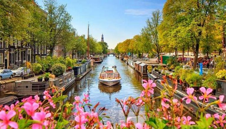 أين يمكن قضاء عطلتي في هولندا؟